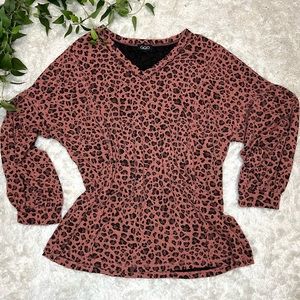 GiGio USA Leopard print thick shirt with bubble sleeves. Size Large